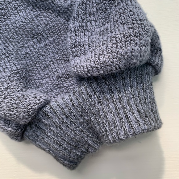 ABERCROMBIE AND FITCH TOP/SWEATER (XS) - Picture 5 of 5